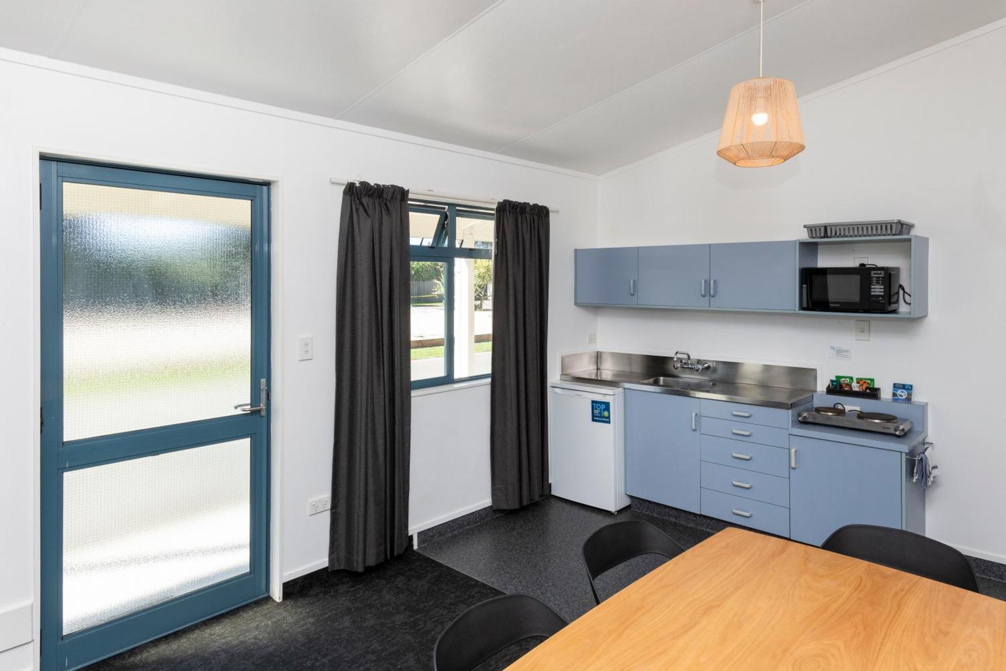 Waikanae Beach Top 10 Holiday Park Gisborne Extérieur photo