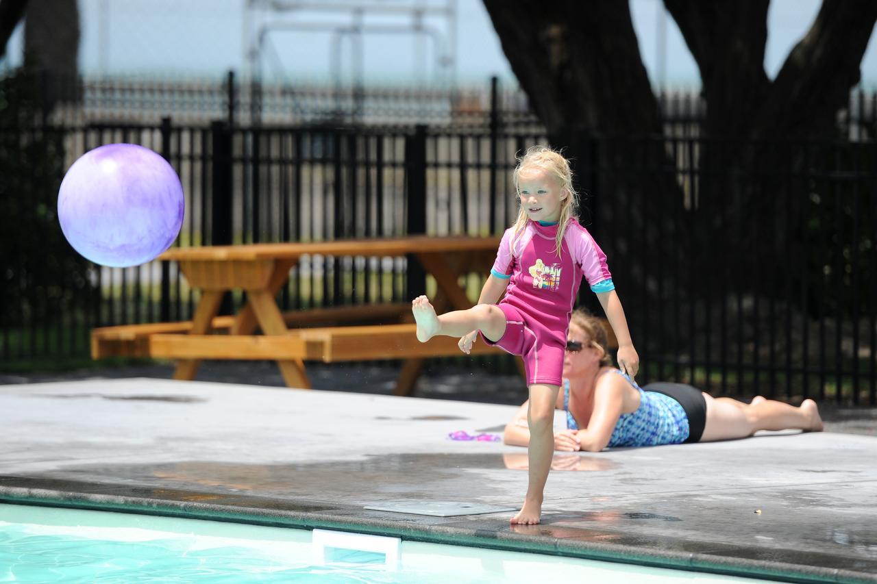 Waikanae Beach Top 10 Holiday Park Gisborne Extérieur photo